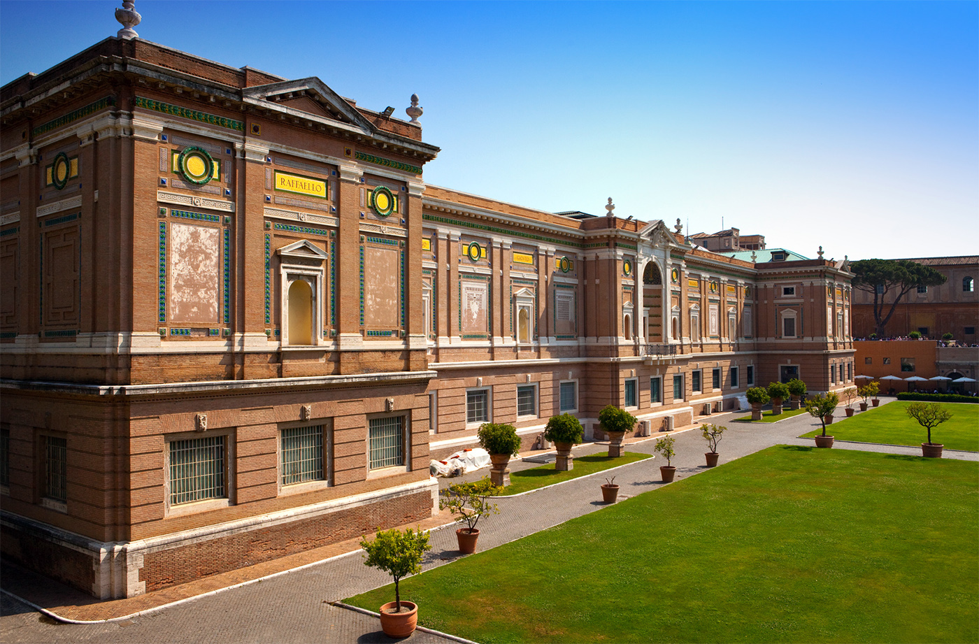 El edificio que alberga la Pinacoteca Vaticana