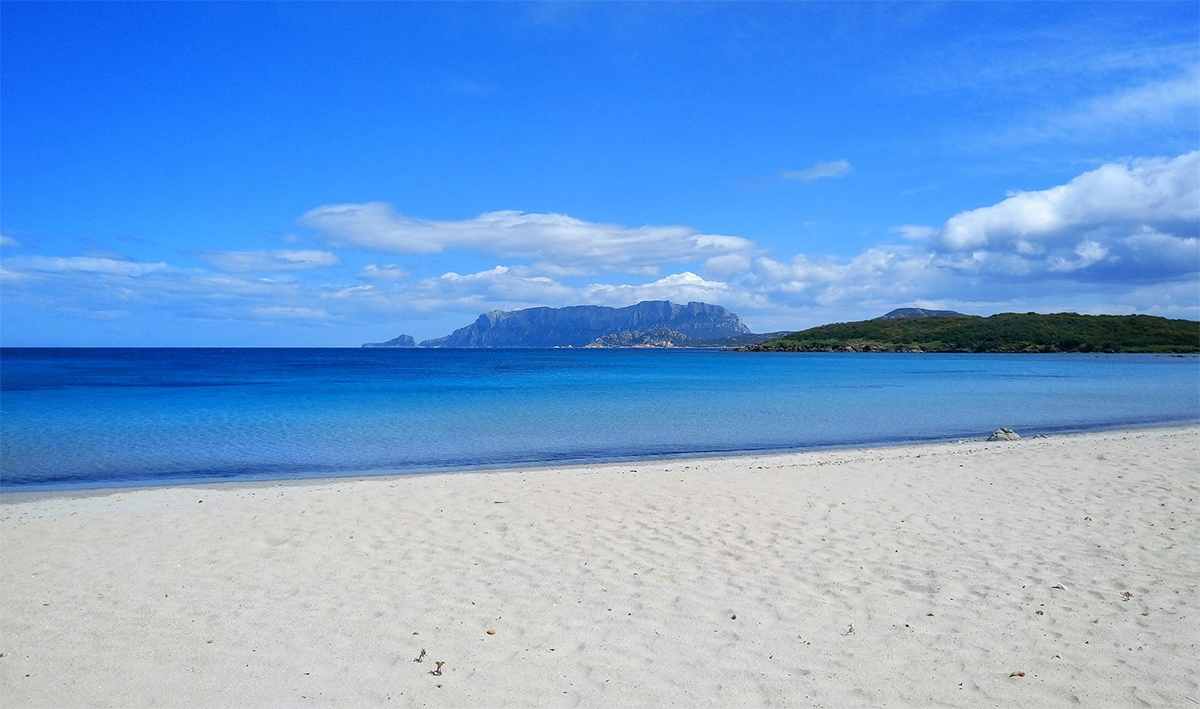 Un tramo de playa del litoral de Pittolongu (Pixabay)