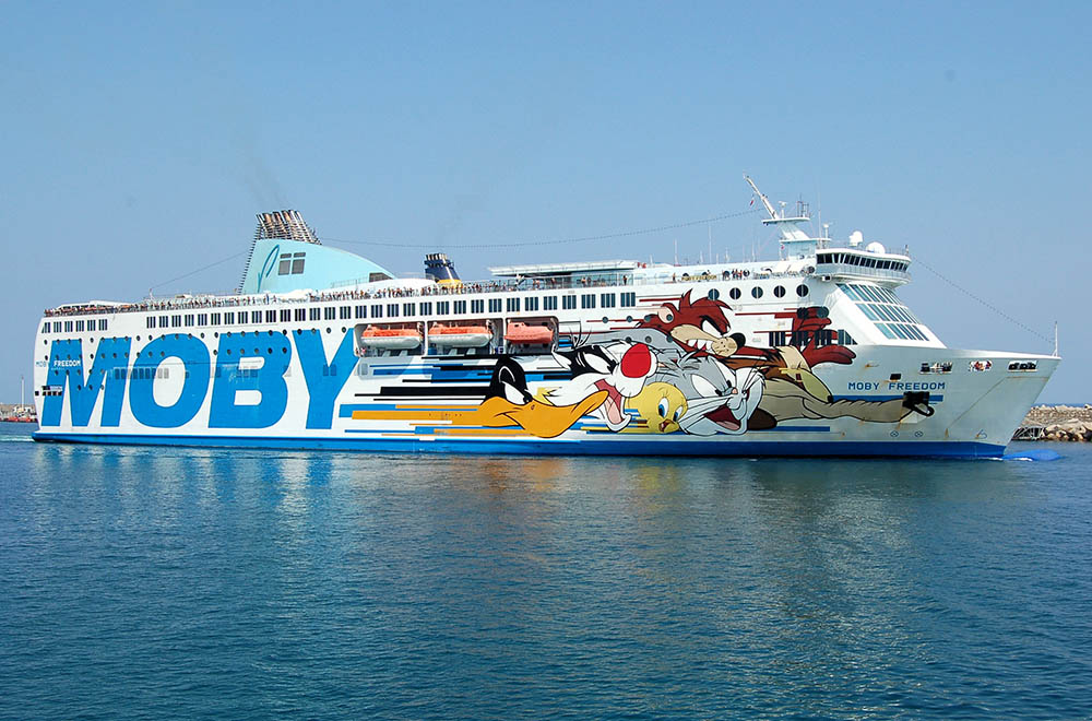 Traghetti per la Sardegna: uno dei traghetti Moby