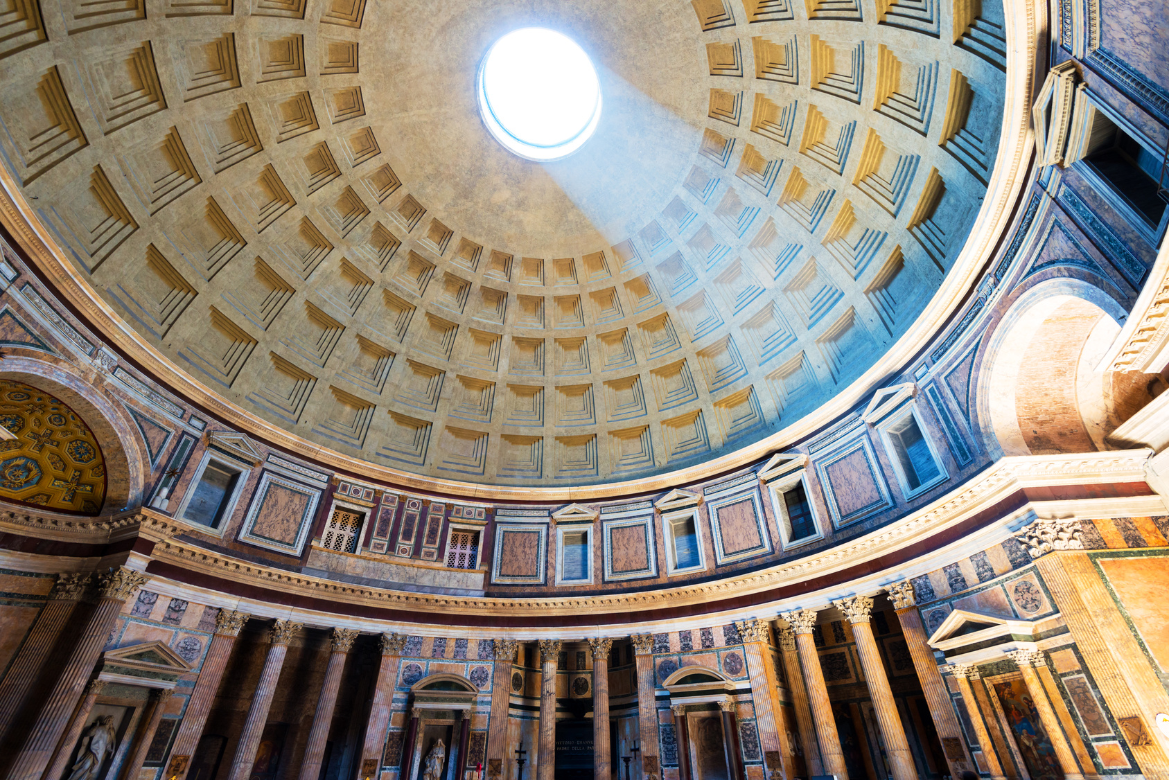 L'interno del Pantheon (Roma)