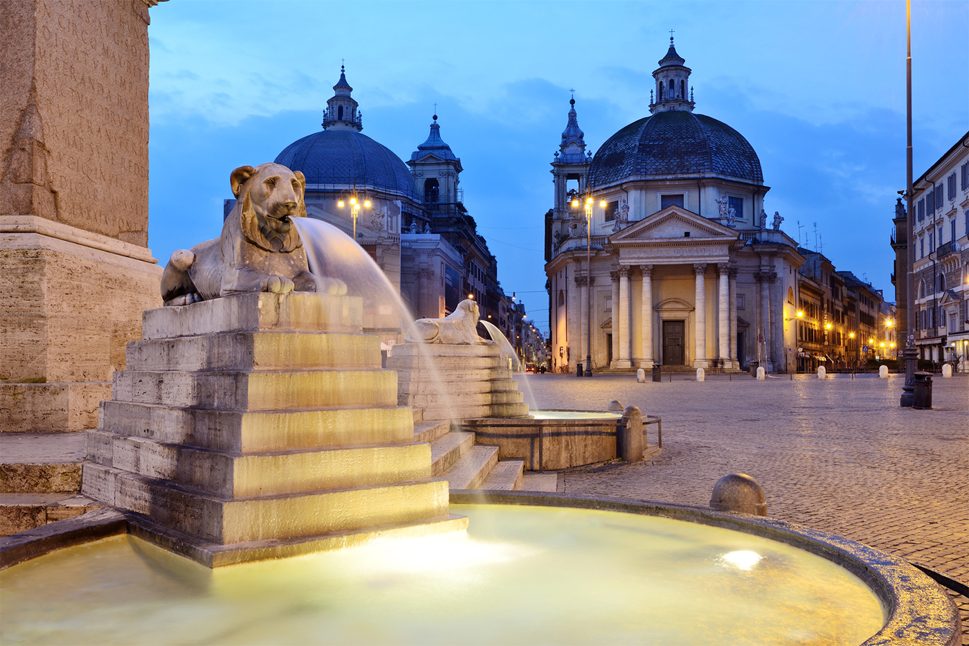 Piazza del Popolo - Particular de las pilas con los leones