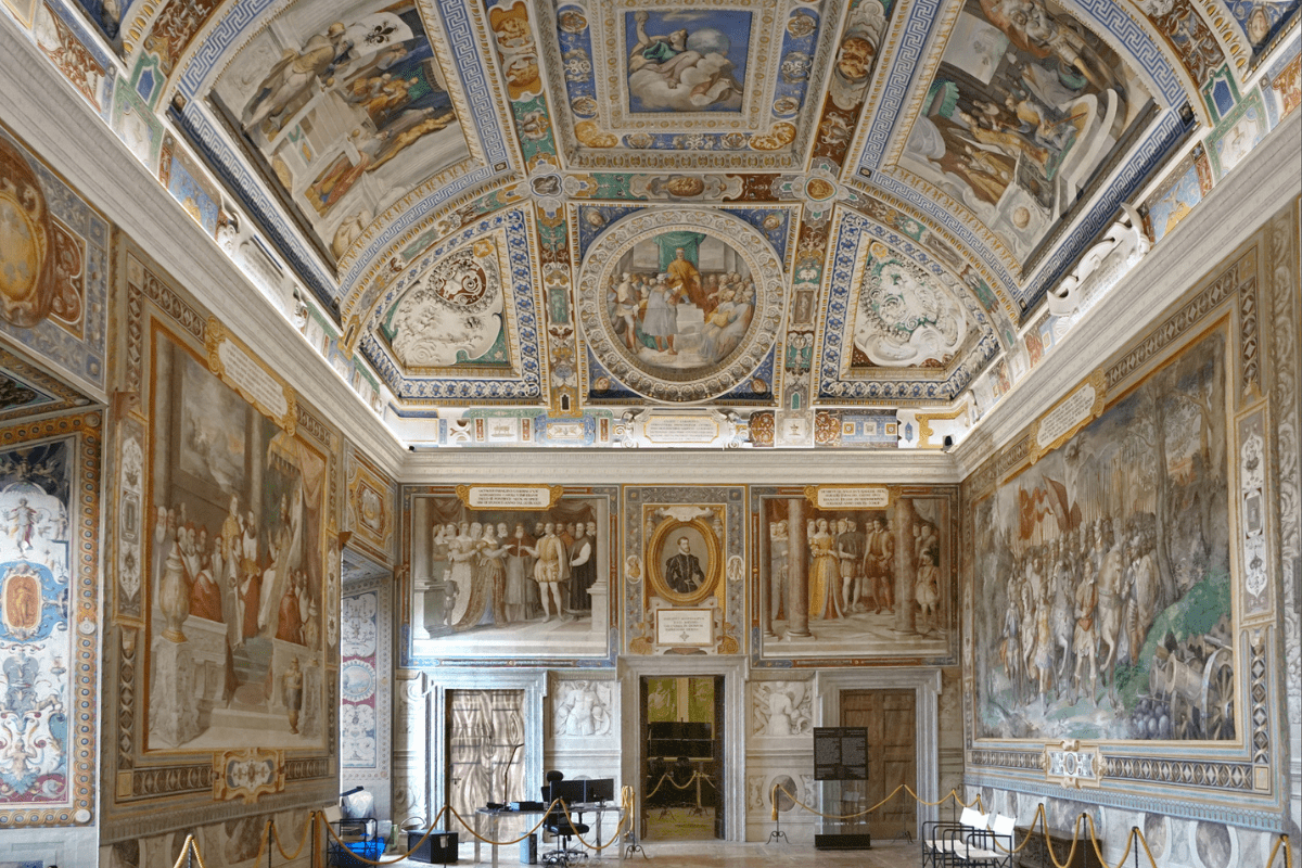 La sala dei Fasti Farnesiani riporta le vicende della potente dinastia ma anche la storia d'Italia e d'Europa. Foto di Jean-Pierre Dalbéra, CC.
