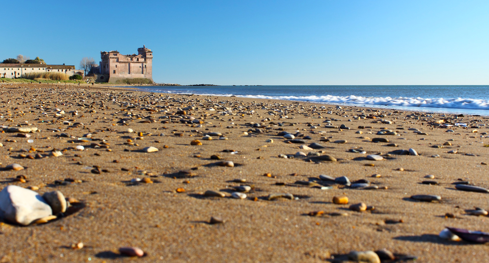 The beach of Santa Severa is the ideal place to take a romantic walk in winter