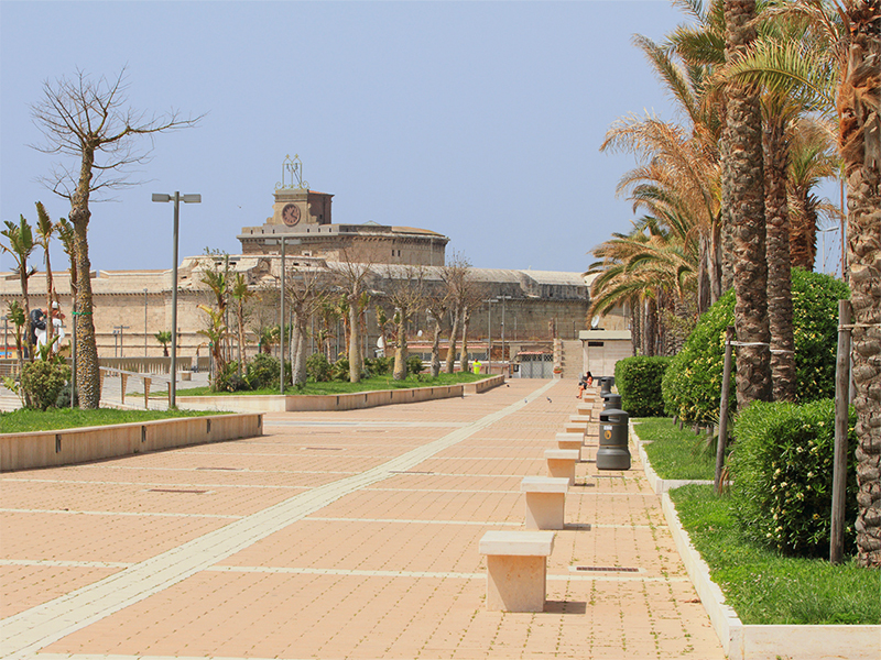 The Promenade that leads from Fort Michelangelo to the Pirgo