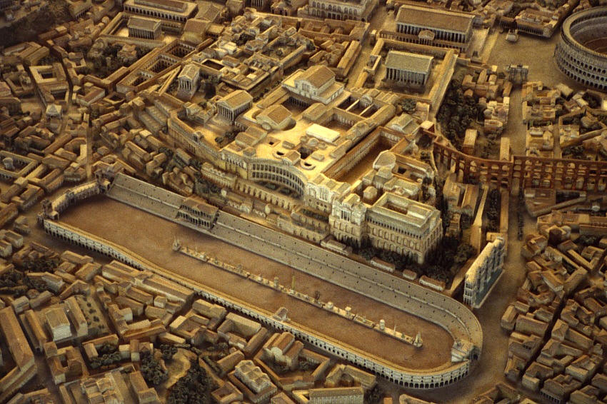 Una ricostruzione del Circo Massimo in cui si notano i carceres, la spina centrale e i gradoni dove sedevano gli spettatori