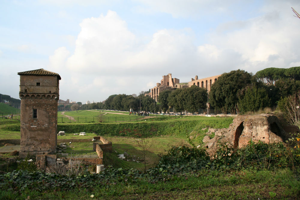 La Torretta della Moletta, uno dei pochi resti antichi visibili ancora oggi nel Circo Massimo
