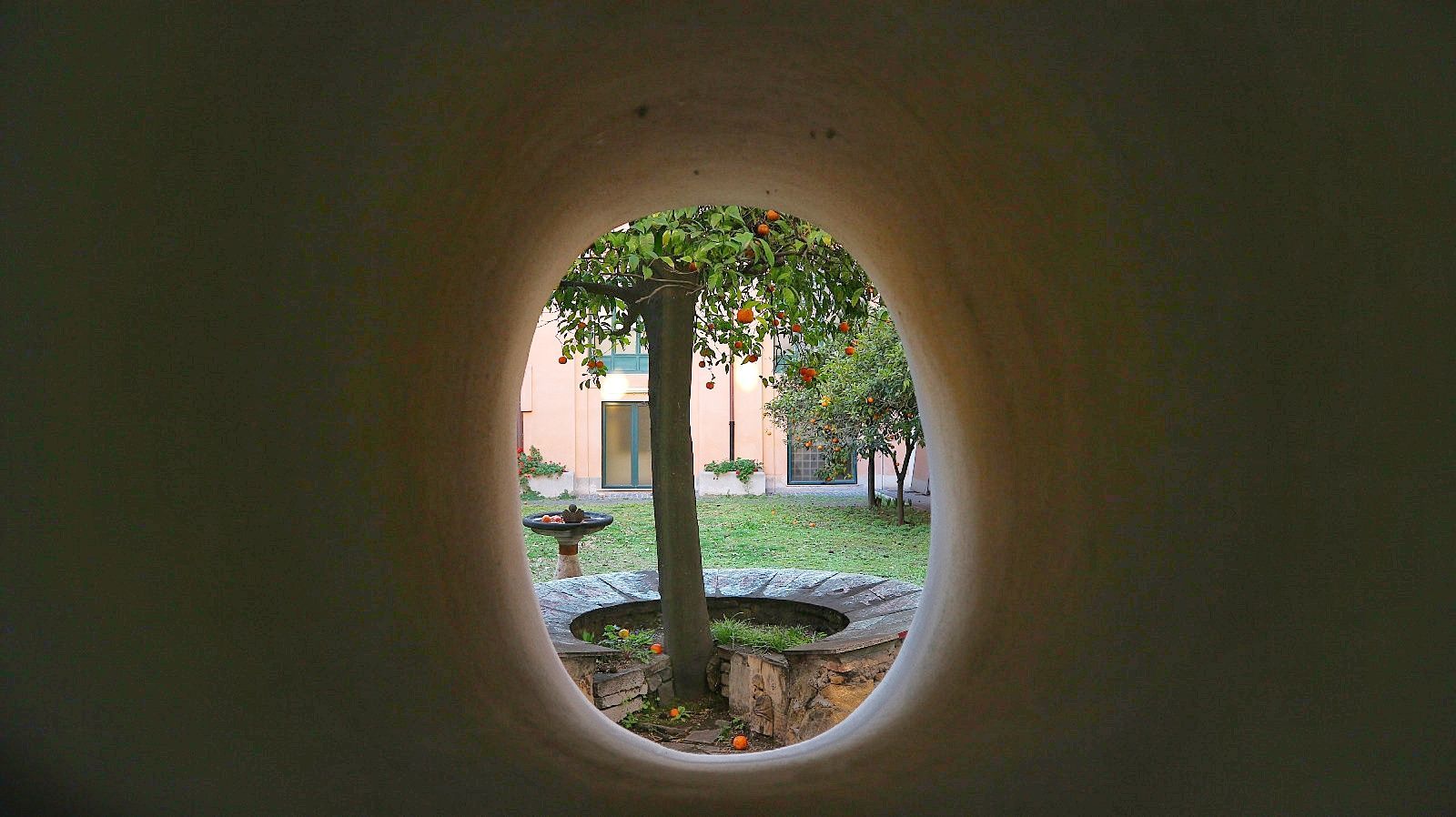 árbol mágico - El Jardín de los Naranjos (Roma) - destinazioneterra.com