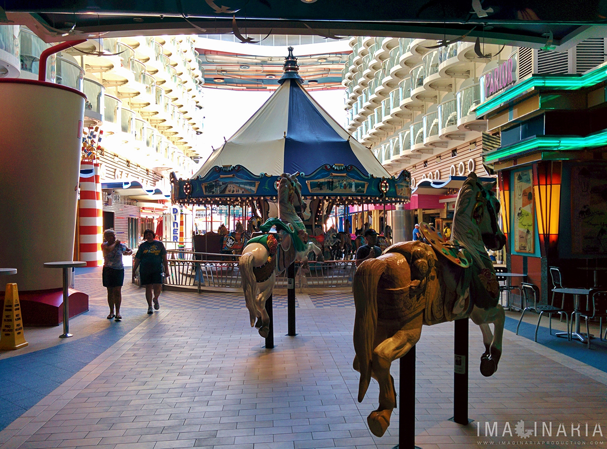 La Allure of the Seas es también un centro comercial en medio del mar