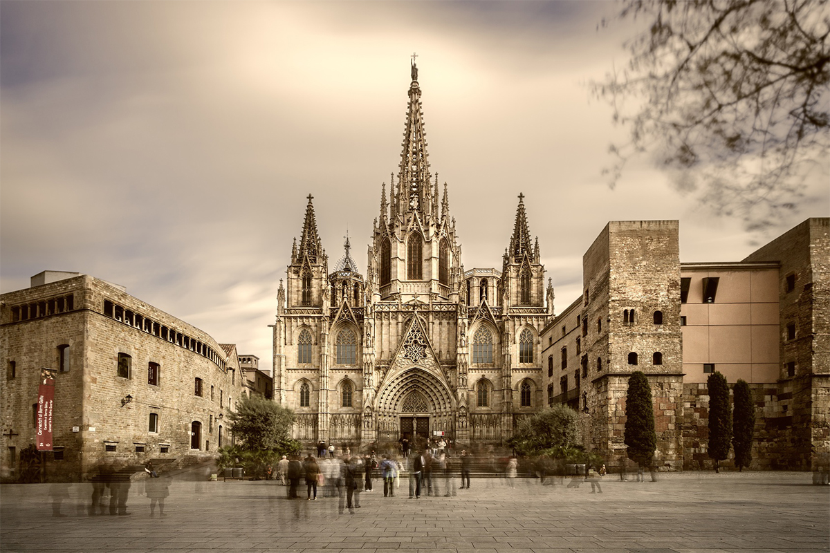 La Catedral en el Barrio Gótico de Barcelona