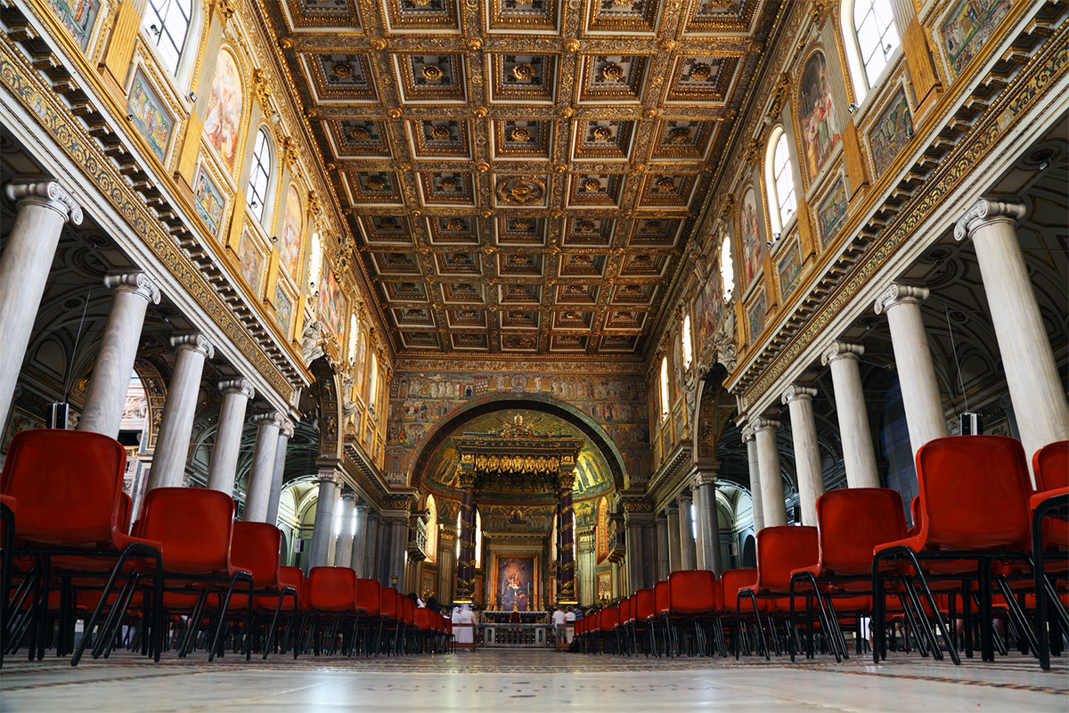 La nave principal de la Basílica de Santa María Mayor 