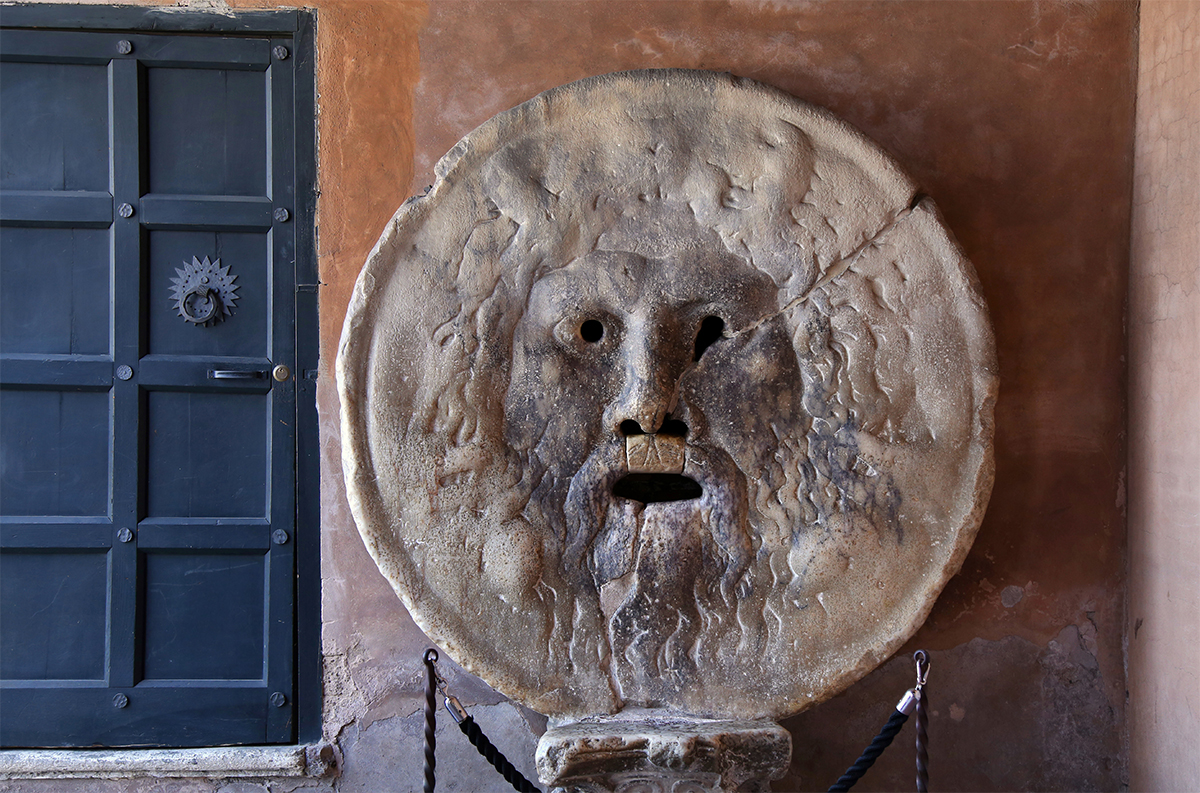 Molto probabilmente la bocca della verità era un antico tombino del periodo imperiale