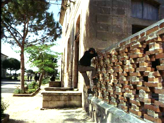 Una escena de Las Aventuras de Pinocho ambientada en el Borgo delle Saline