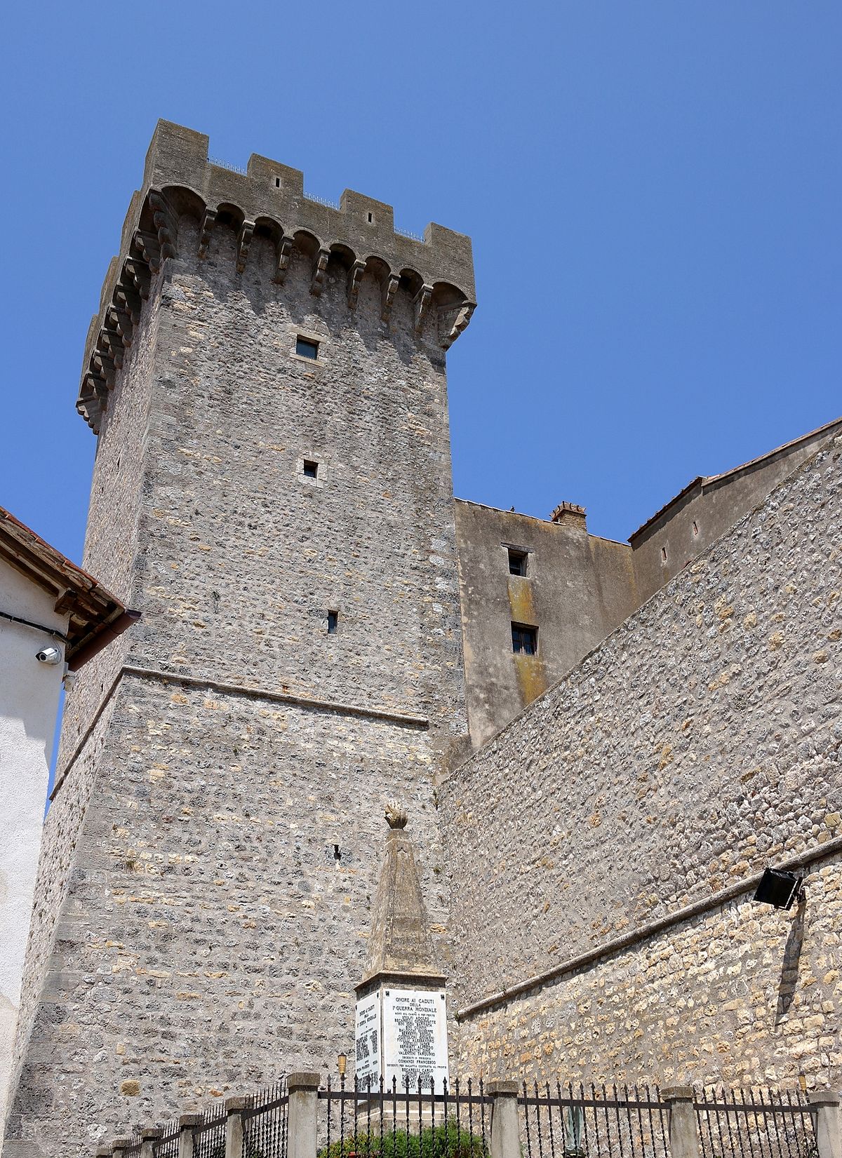 La Roca Aldobrandesca en Capalbio: subid a la torre para disfrutar de unas impresionantes vistas - Wikipedia CC-BY-SA-4.0 - Foto di Luca Aless