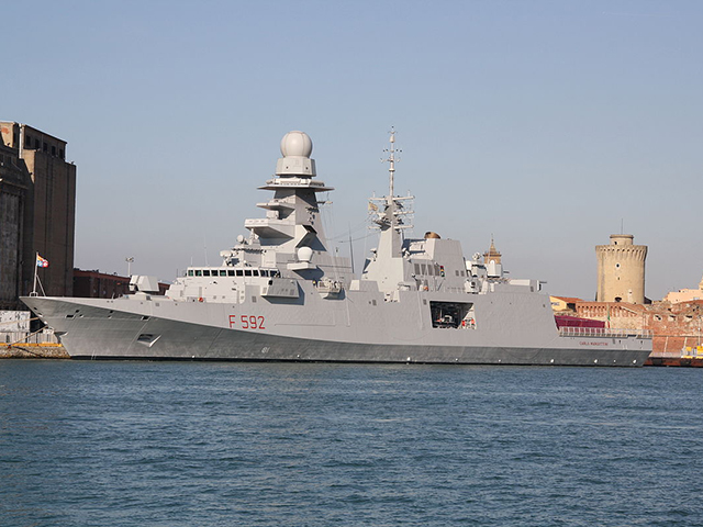La fragata Margottini llega a Civitavecchia