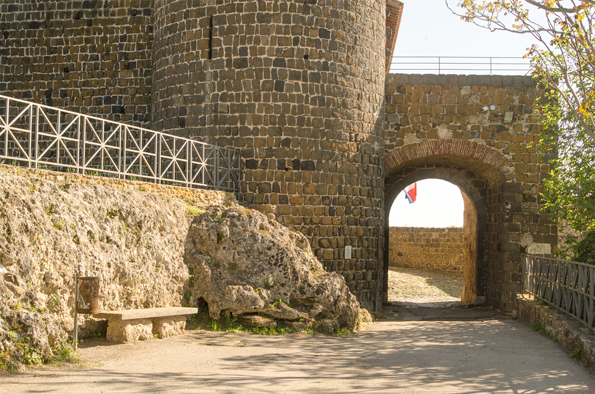 L'ingresso del Castello dell'Abbadia di Vulci