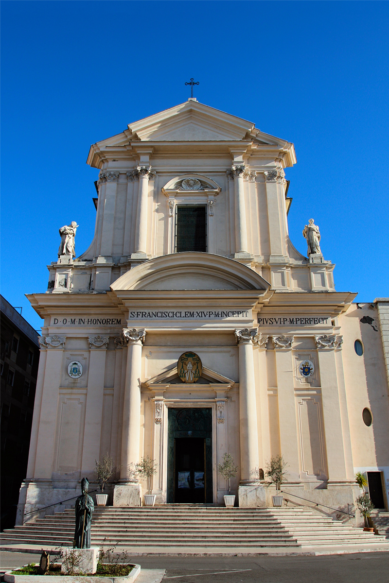 La Catedral de Civitavecchia - Fachada exterior
