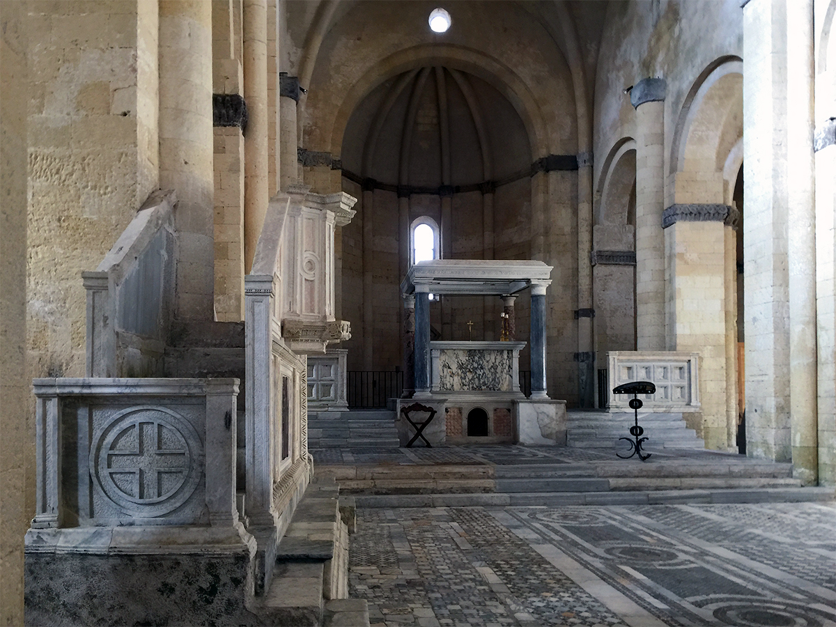 Chiesa di Santa Maria in Castello - Navata interna (foto della redazione)