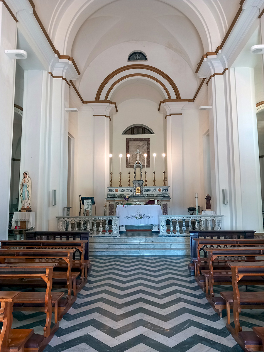 La Chiesa di Santa Marina (interno) - Santa Marinella