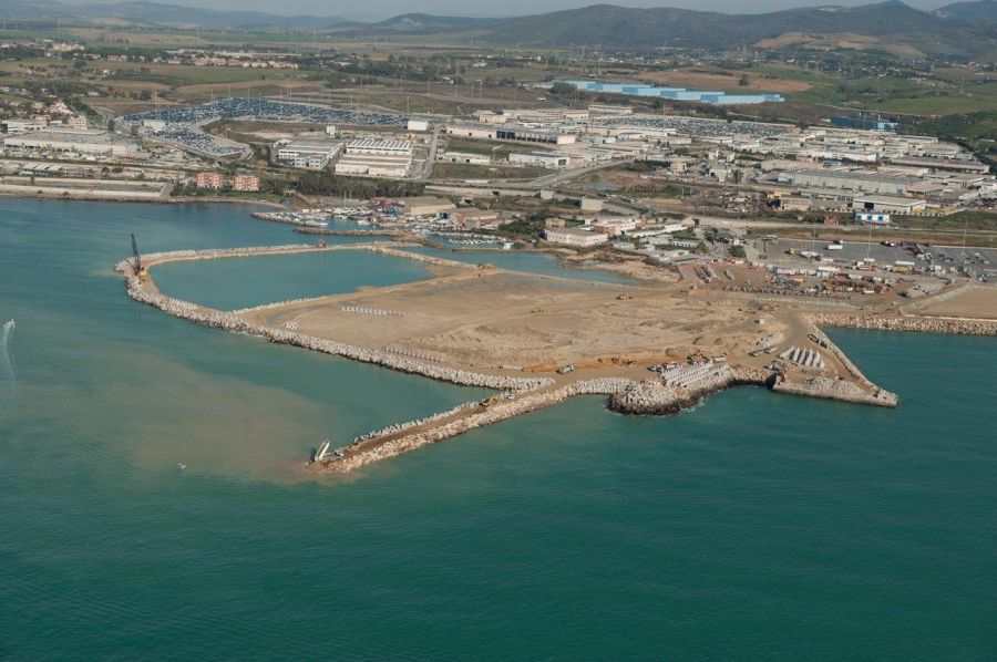 Un'altra immagine dall'alto del Porto di Civitavecchia (Darsena Traghetti)