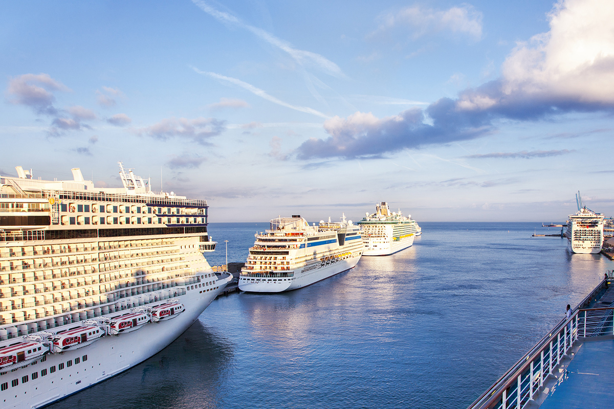 Cruceros en el puerto de Civitavecchia - Septiembre de 2023