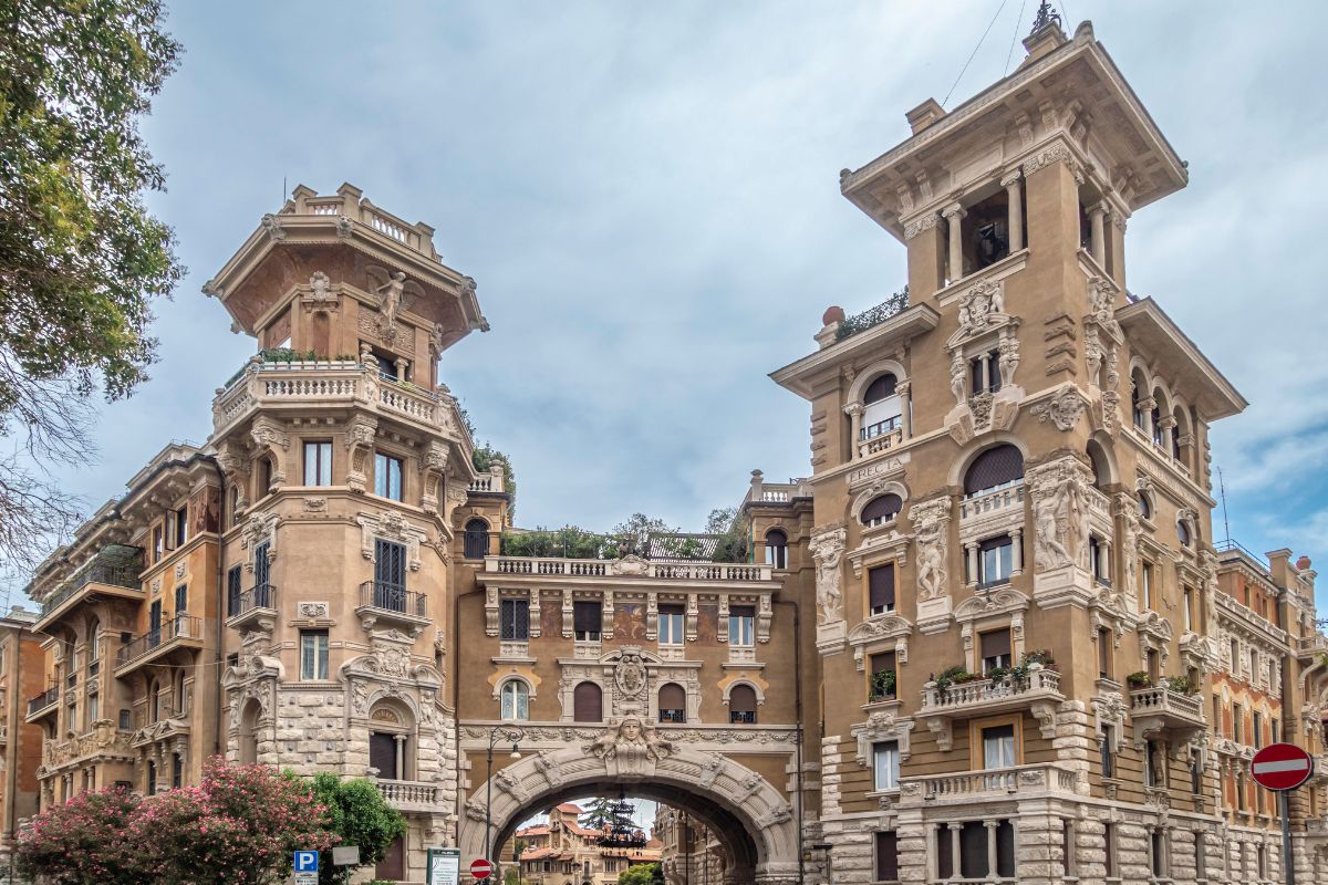 Entrata Quartiere Coppedè Roma 