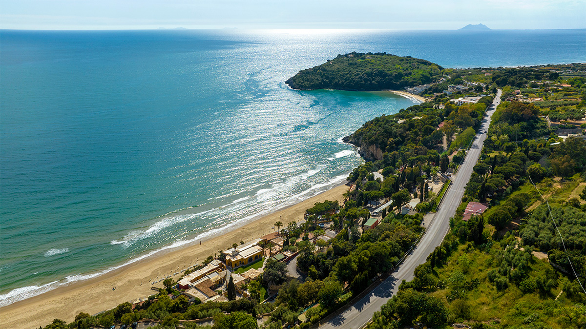 Gaeta - La playa de Arenauta o Playa de los 300 Peldaños