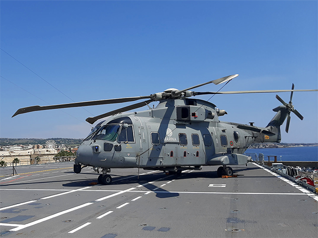 La portaeromobili Giuseppe Garibaldi torna a Civitavecchia