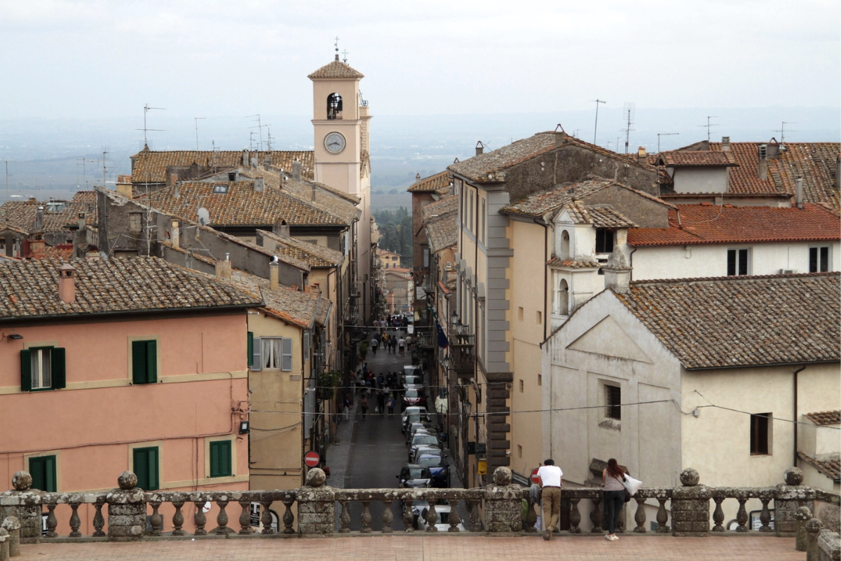 La Via Dritta vista dalla terrazza del Palazzo Farnese