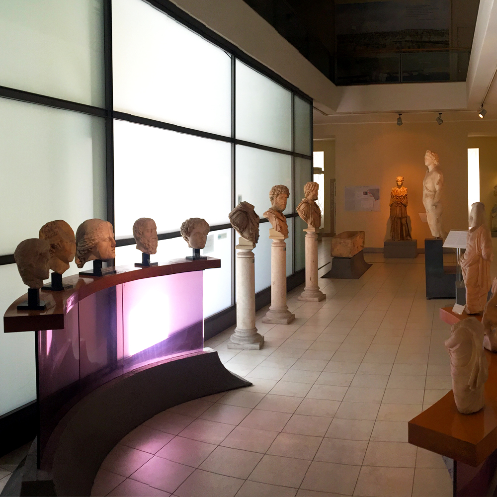 Museo Arqueológico de Civitavecchia - Cabezas y bustos de mármol
