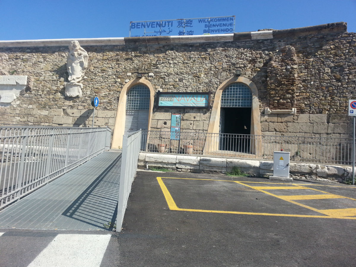 Navalia, entrada a la Antigua Roca de Civitavecchia