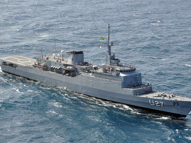 La nave scuola Brasil ritorna al porto di Civitavecchia