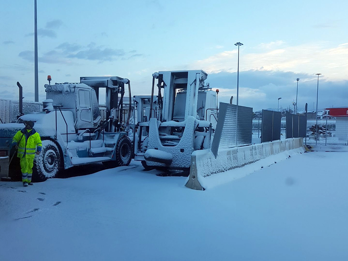 Nevicata 26 febbraio 2018: un collega della manutenzione al lavoro per liberare le strade