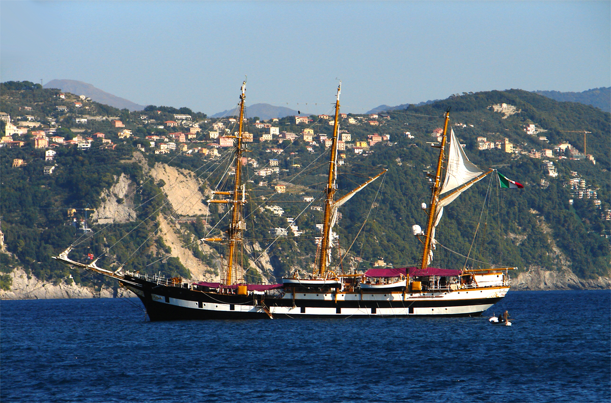 Palinuro Training Ship in all its splendour - Picture by Fabrizio Falzoi, CC BY-SA 3.0