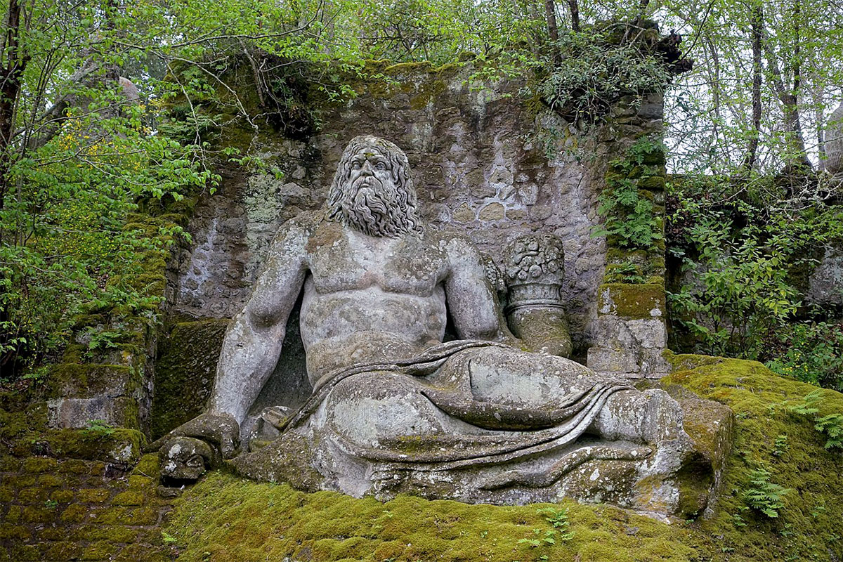 Statue of God Neptune (Wikipedia CC)