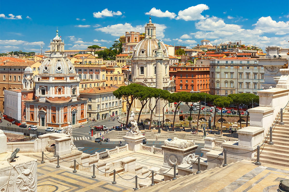 Una vista de Plaza Venecia fotografiadas desde el Altar de la Patria