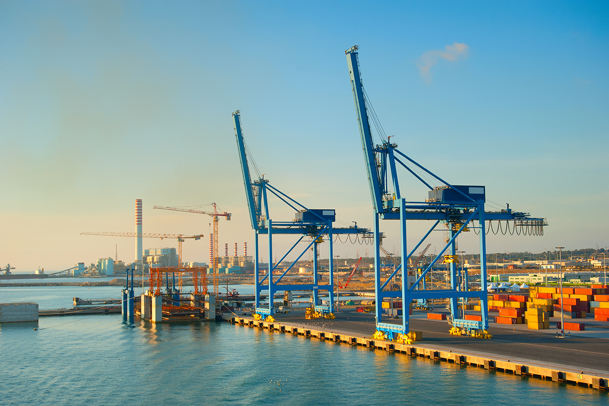 Nel porto di Civitavecchia il traffico complessivo risulta costituito per oltre il 92% da merci solide e per il restante 8% da merci liquide.