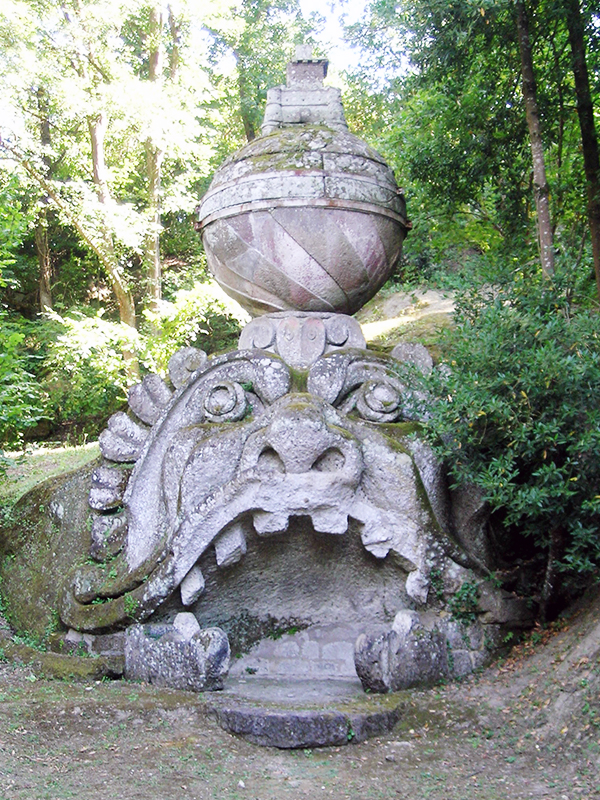 Parque de Bomarzo - la cabeza de Proteo-Glauco - Foto de Alessio Damato, Wikipedia CC