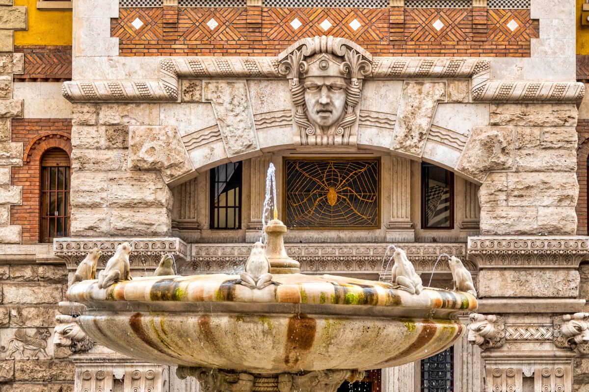 Palazzo Del Ragno al Quartiere Coppedè - Roma