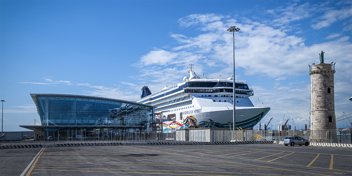 Amerigo Vespucci cruise terminal at the port of Civitavecchia - Photo by Roberto Diottasi ©.