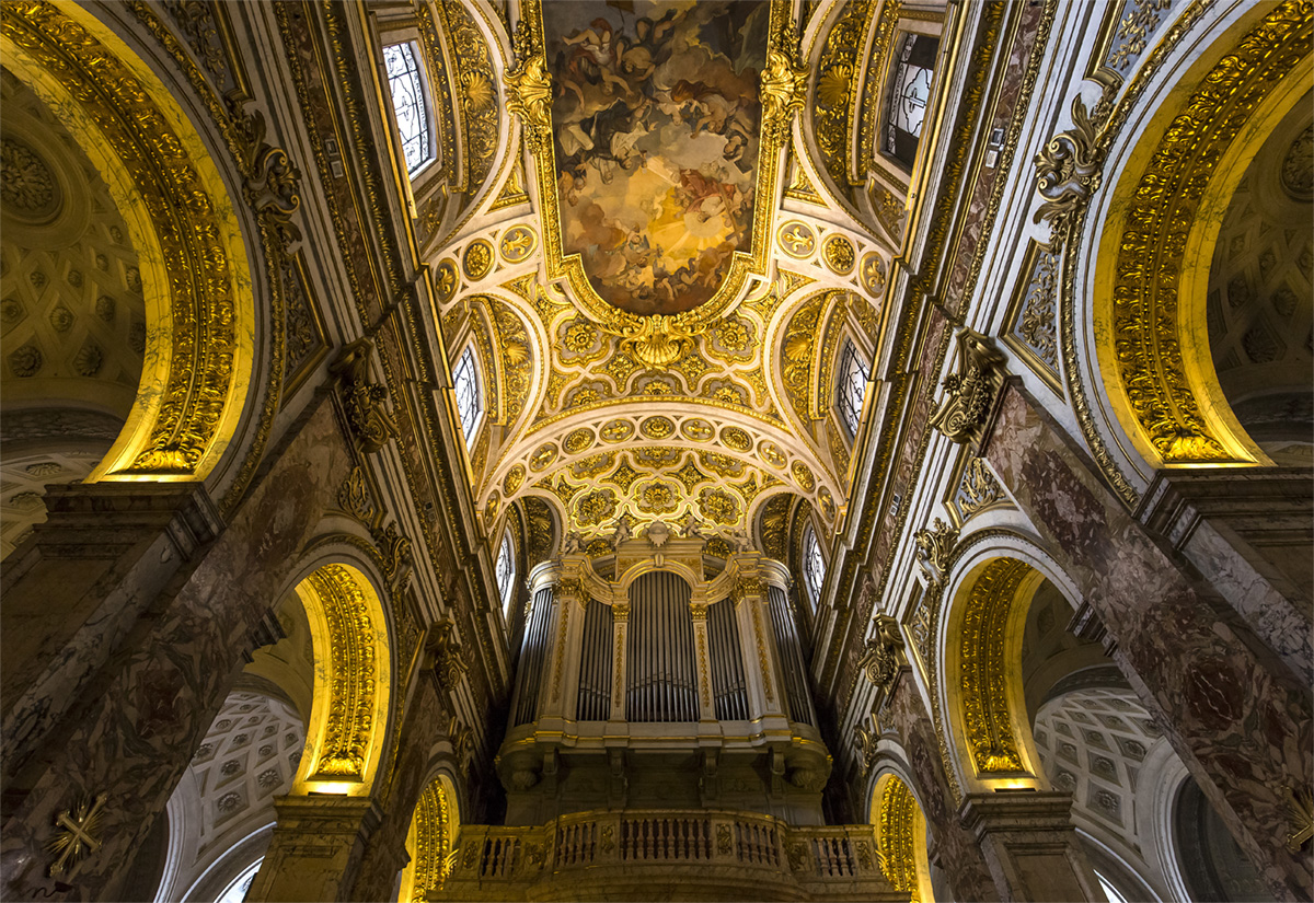 Rome, St. Louis of the French: sparkling Baroque art and gold decorations