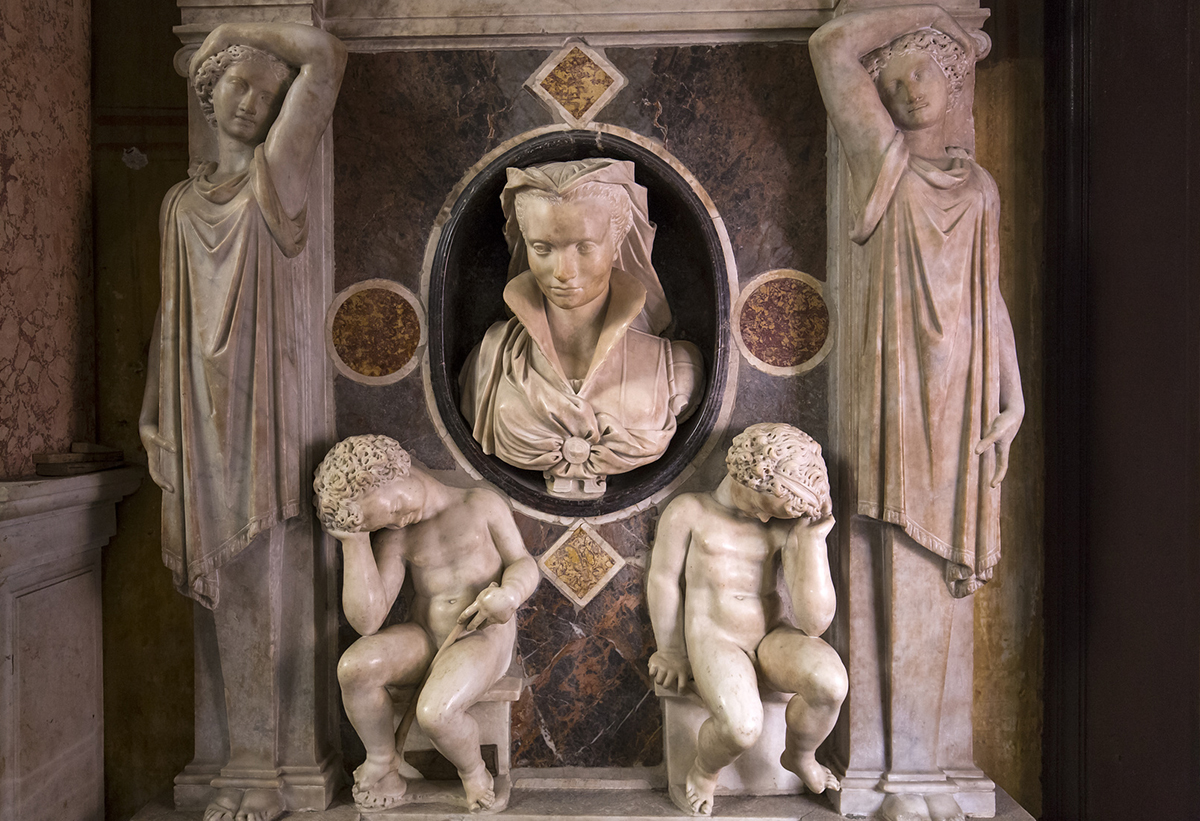  Iglesia de San Luís de los Franceses: estatuas y mármoles