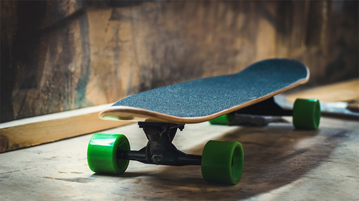 Niente evoluzioni e tricks sotto bordo: skateboards e scarpe con rotelle sono vietati sulle navi da crociera