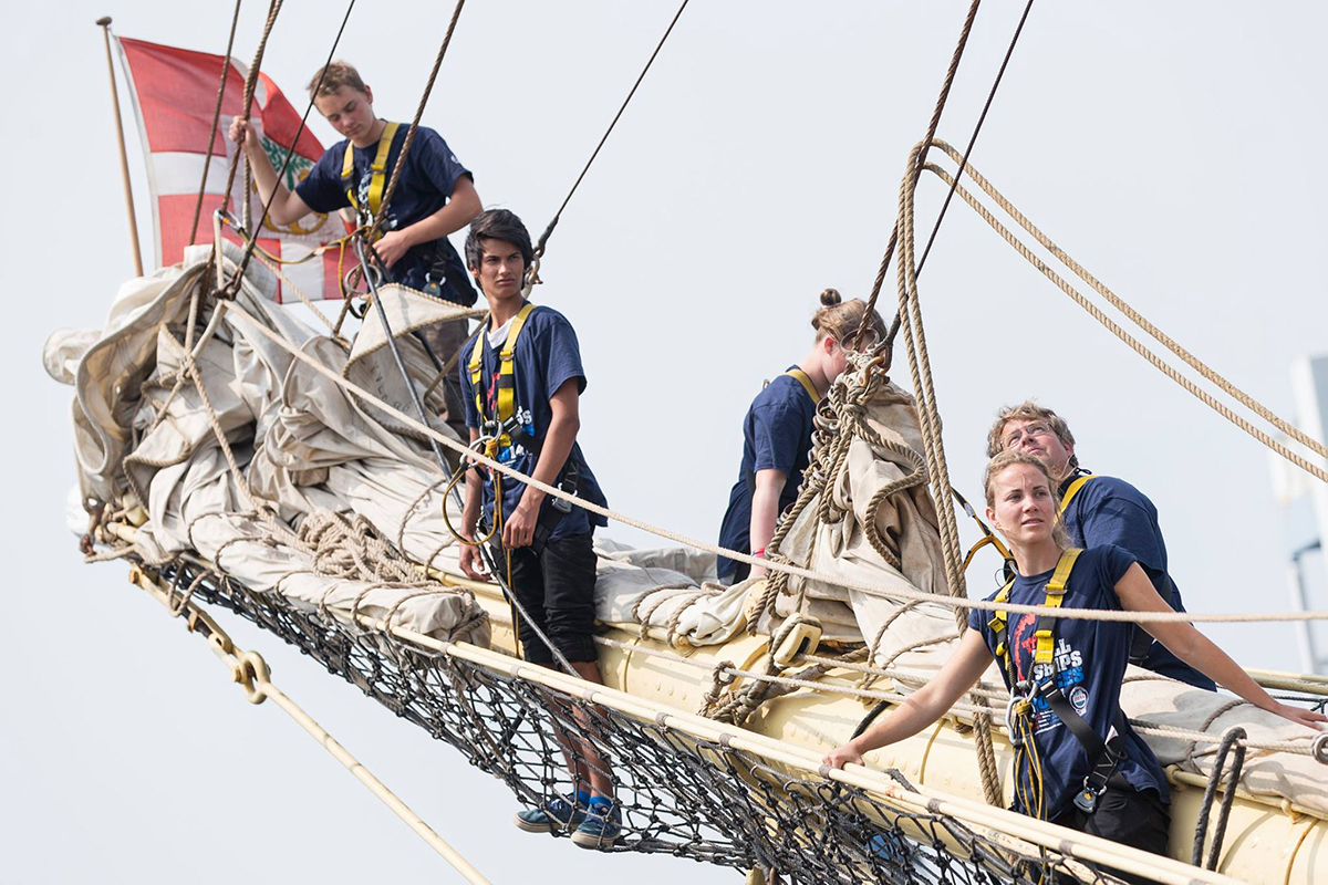 Experienced sailor trainees on board the Sørlandet