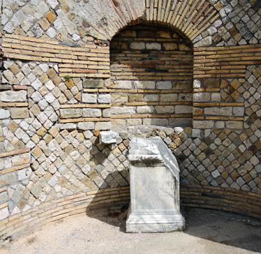 De las Termas Taurinas a las Termas de La Ficoncella