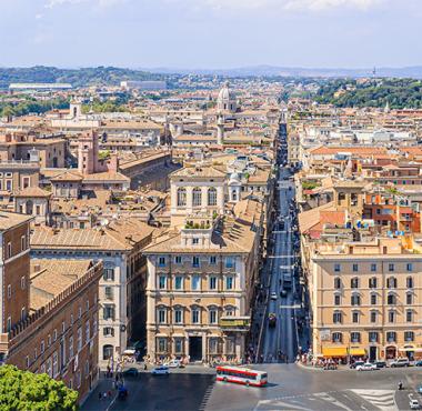 Via del Corso: not only shopping